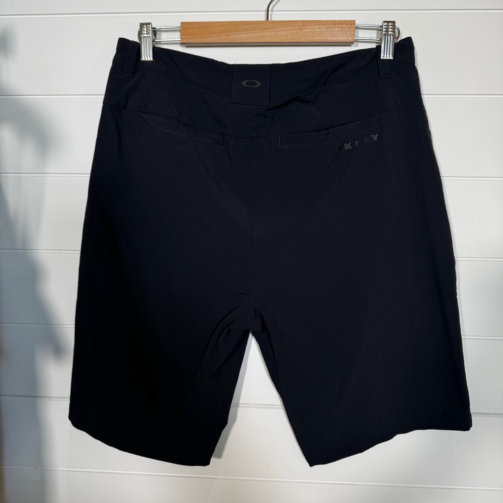 Oakley Black Athletic Shorts Men’s Size 34